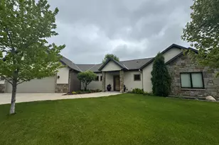 2122 37th St S, Saint Cloud, MN 56301 - Photo 1