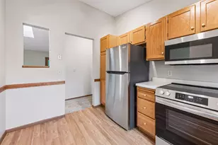 7325 Bren Ln, Eden Prairie, MN 55346 - Photo 9
