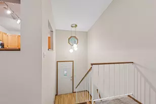 7325 Bren Ln, Eden Prairie, MN 55346 - Photo 7