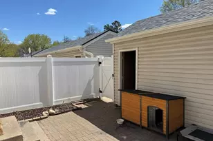 7616 Hampshire Ave N, Brooklyn Park, MN 55428 - Photo 3