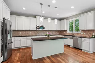 10601 Watersedge Ln, Woodbury, MN 55129 - Photo 11
