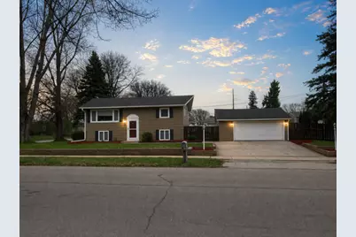 1621 40th Street NW, Rochester, MN 55901 - Photo 1