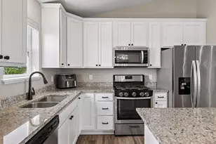 910 Emily Ct NE, Montgomery, MN 56069 - Photo 11