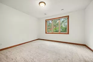 2318 Olivia Ct E, Maplewood, MN 55119 - Photo 19