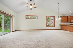 2318 Olivia Ct E, Maplewood, MN 55119 - Photo 9