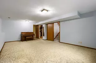 711 Cope Ave W, Roseville, MN 55113 - Photo 11