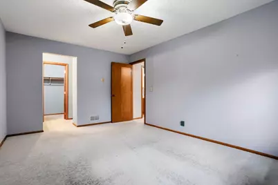711 Cope Avenue W, Roseville, MN 55113 - Photo 15