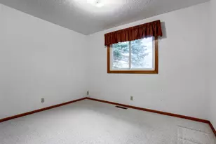 711 Cope Ave W, Roseville, MN 55113 - Photo 19