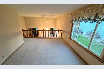 711 Cope Avenue W, Roseville, MN 55113 - Photo 3