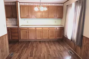 911 Hamilton Ave NE, Red Lake Falls, MN 56750 - Photo 9