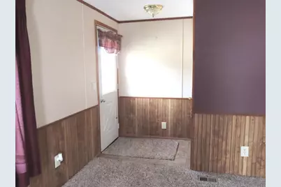 911 Hamilton Avenue NE, Red Lake Falls, MN 56750 - Photo 13