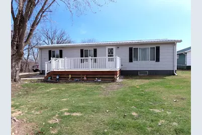 911 Hamilton Avenue NE, Red Lake Falls, MN 56750 - Photo 1
