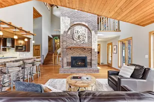 1180 Kinglet Ct, Eagan, MN 55123 - Photo 3
