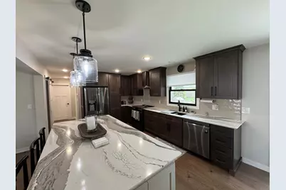 107 W James Avenue, Marshall, MN 56258 - Photo 5