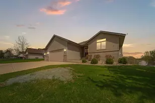 2505 Hulett Ct, Faribault, MN 55021 - Photo 3