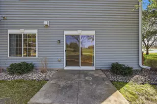8507 Grove Cir, Shakopee, MN 55379 - Photo 3