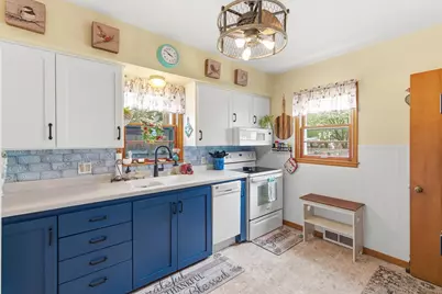 216 7th Avenue SE, Waseca, MN 56093 - Photo 5
