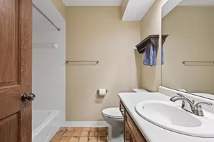 9367 Nesbitt Rd, Bloomington, MN 55437 - Photo 15