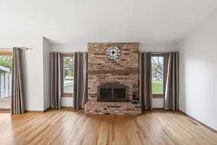 9367 Nesbitt Rd, Bloomington, MN 55437 - Photo 7