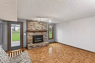 9367 Nesbitt Rd, Bloomington, MN 55437 - Photo 23
