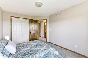 1718 Riverside Dr, Shakopee, MN 55379 - Photo 23