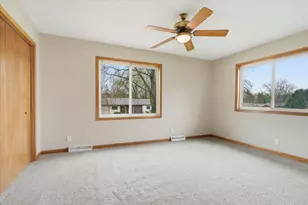 6560 49th St N, Oakdale, MN 55128 - Photo 41