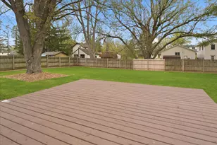 6560 49th St N, Oakdale, MN 55128 - Photo 19