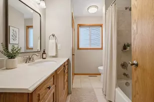 6560 49th St N, Oakdale, MN 55128 - Photo 9