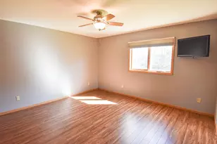 203 E Fletcher Ave, Warren, MN 56762 - Photo 35