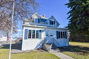 203 E Fletcher Ave, Warren, MN 56762 - Photo 3