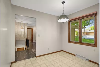 400 Cimarron Circle, Chanhassen, MN 55317 - Photo 27