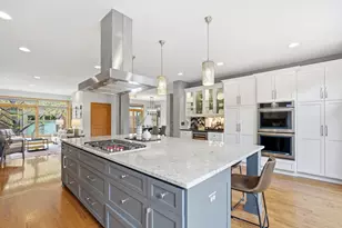 164 Bank St SE, Minneapolis, MN 55414 - Photo 3