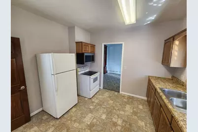 304 2nd Avenue SE, Pipestone, MN 56164 - Photo 9