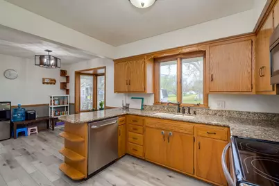 110 S Belmont Drive, Mankato, MN 56001 - Photo 11