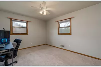 110 S Belmont Drive, Mankato, MN 56001 - Photo 15