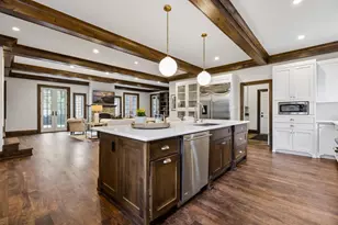 2204 W Lake of the Isles Pkwy, Minneapolis, MN 55405 - Photo 13