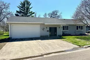 227 2nd Ave N, Emmons, MN 56029 - Photo 33