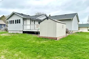 227 2nd Ave N, Emmons, MN 56029 - Photo 5