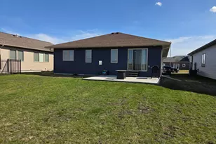 1882 18th Ave N, Wahpeton,  58075 - Photo 5