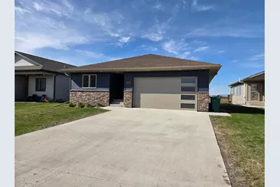 1882 18th Avenue N, Wahpeton,  58075 - Photo 1