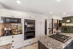 60 Deer Hills Ct, North Oaks, MN 55127 - Photo 11