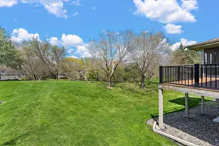 8914 Hilloway Rd, Eden Prairie, MN 55347 - Photo 45