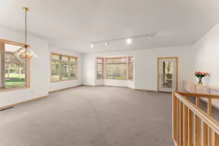 8914 Hilloway Rd, Eden Prairie, MN 55347 - Photo 7