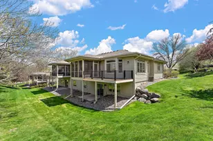 8914 Hilloway Rd, Eden Prairie, MN 55347 - Photo 3