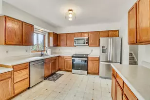1122 N Concord St, Fergus Falls, MN 56537 - Photo 9