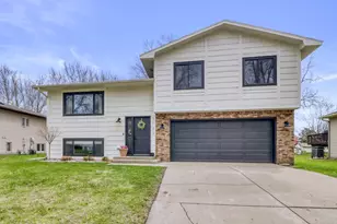 1122 N Concord St, Fergus Falls, MN 56537 - Photo 1