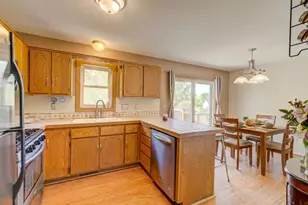 6878 Upper 28th St N, Oakdale, MN 55128 - Photo 3