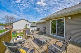 6878 Upper 28th St N, Oakdale, MN 55128 - Photo 5