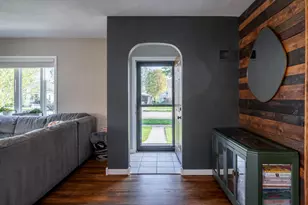 524 S 2nd St, La Crescent, MN 55947 - Photo 5