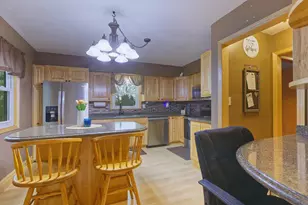 115 Lake Ave E, Winsted, MN 55395 - Photo 9